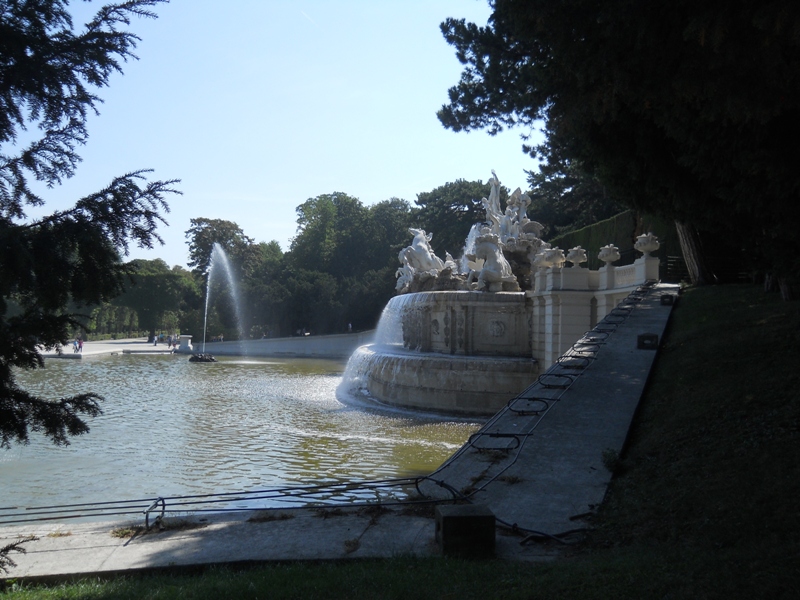 Fontana di Nettuno - Fountain of Neptune